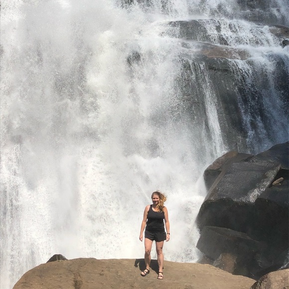 Meet your Posher, Jennifer - Picture 1 of 6